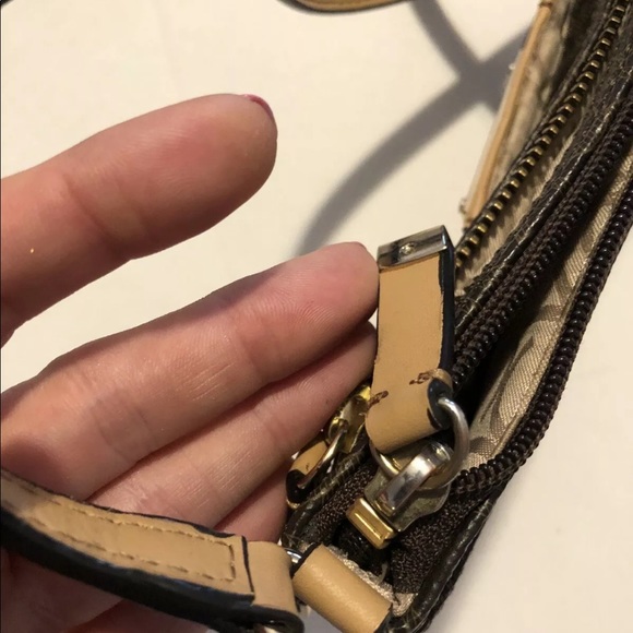 Calvin Klein Small Crossbody. Brown Leather. - Picture 7 of 7